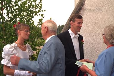 Malte and Ellen congratulating Mr. and Mrs. Stefan Brink.
Malte and Ellen are the parents of Ann-Sofies father, Lennart.